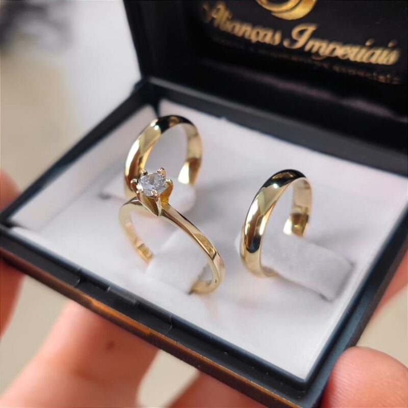 Par de alianças 4mm Abauladas + Anel Princesa